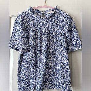 LOFT Blue and White Floral Short Sleeve Blouse